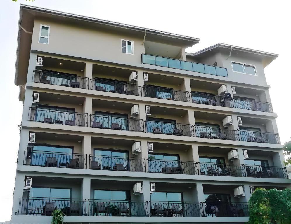 T5 Suites Паттая Екстер'єр фото